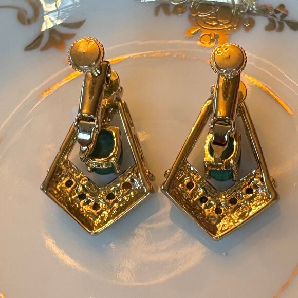Vintage Green Moonglow Screw Back Rhinestone Clip On Earrings - Picture 3 of 4